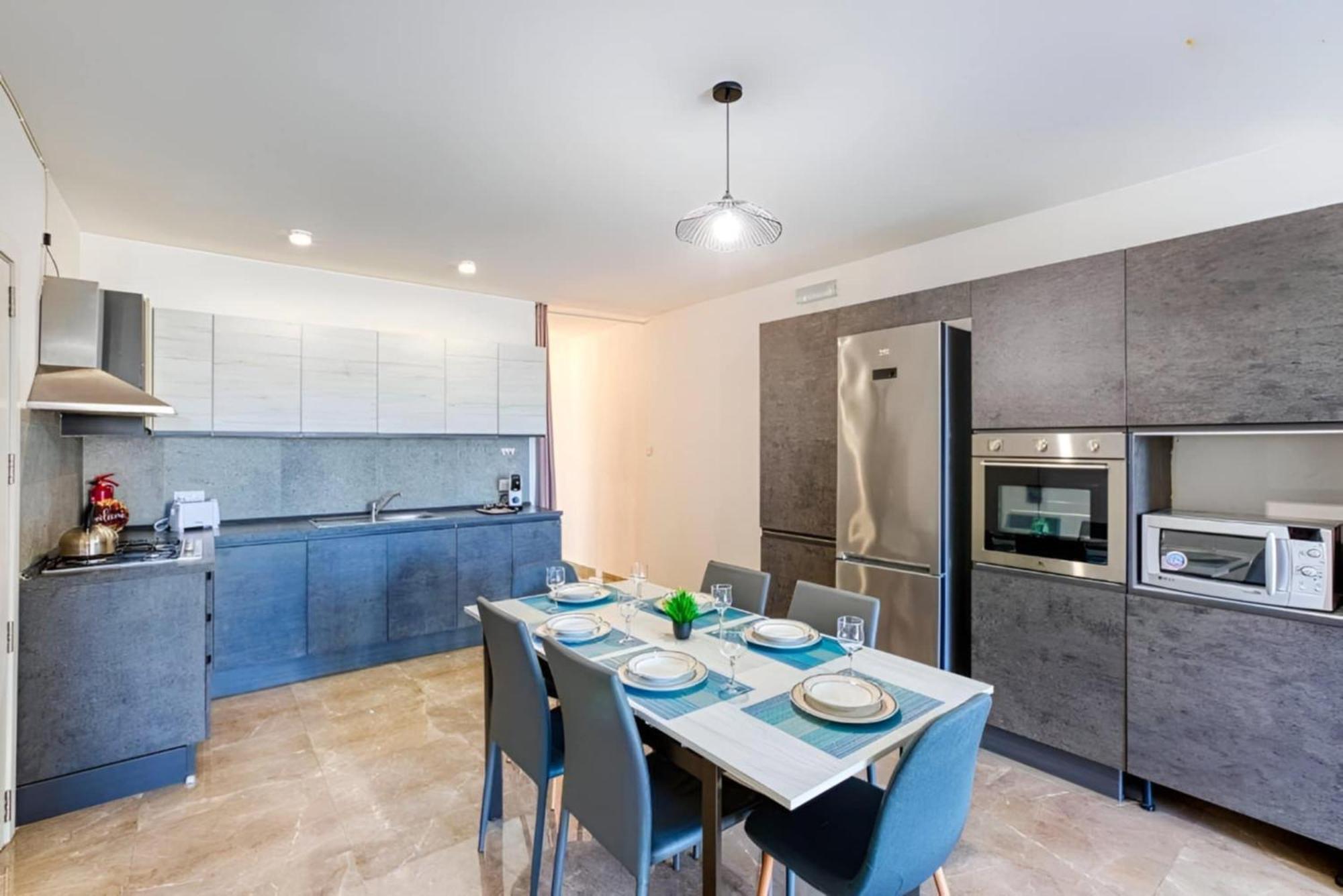 Large, 3 Bedroom Apartment In Marsascala Marsaskala Exterior foto