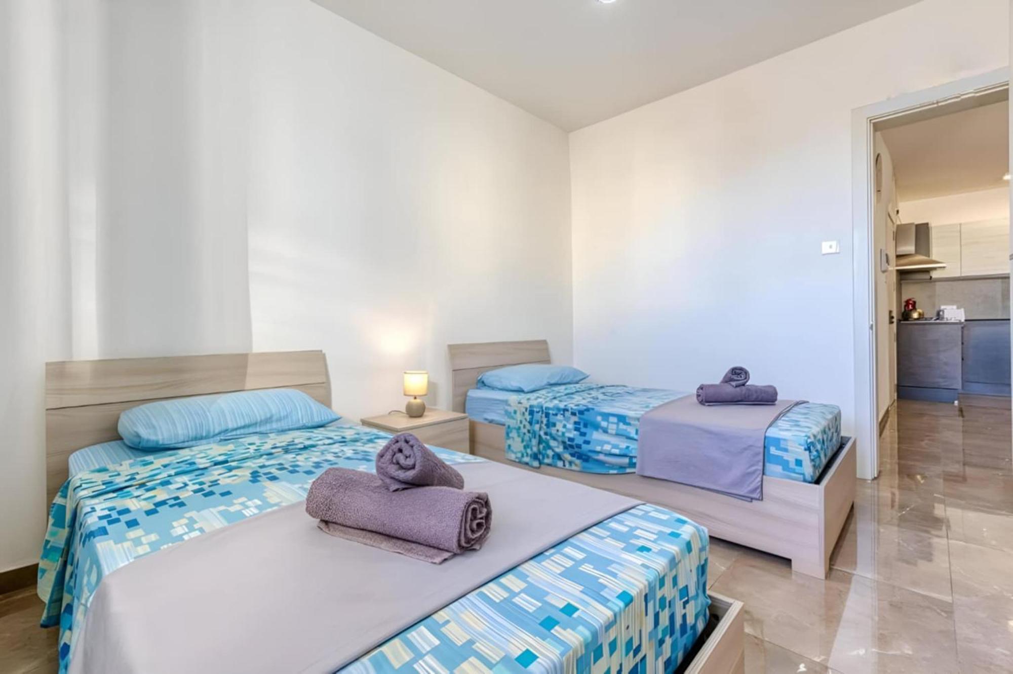 Large, 3 Bedroom Apartment In Marsascala Marsaskala Exterior foto